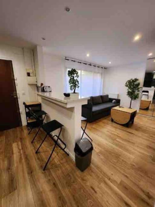 Superbe Appartement A 8 Minutes De La Nation. París Exterior foto